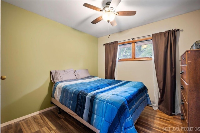 508 E Park St, Plano, IL 60545 - bedroom featuring wood finished floors and ceiling fan