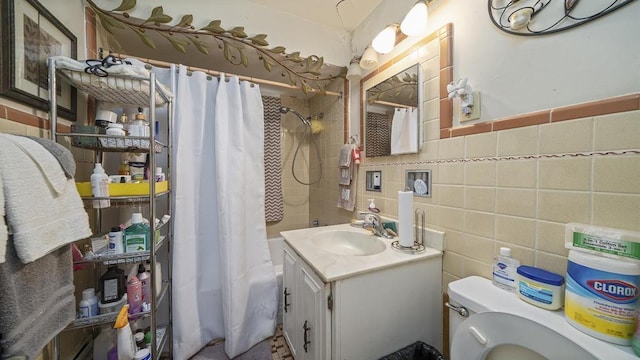 1524 Greenwood Ave, Rockford, IL 61107 - full bath featuring vanity, shower / tub combo with curtain, and tile walls