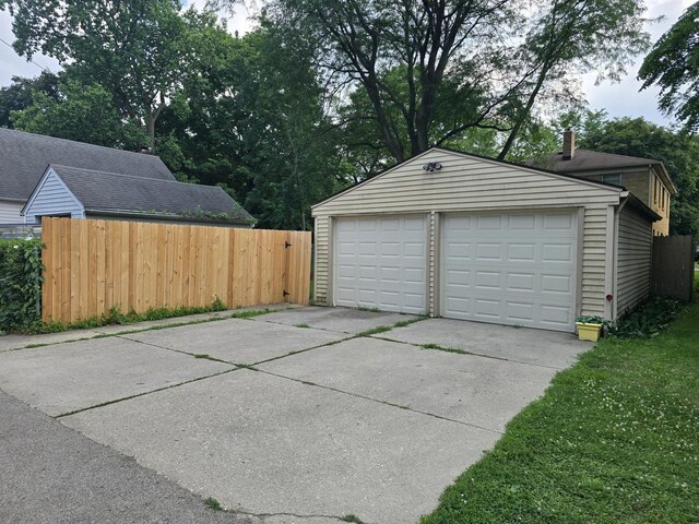 1524 Greenwood Ave, Rockford, IL 61107 - view of detached garage