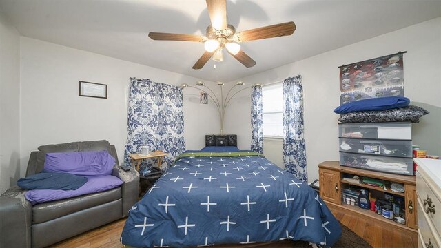 1524 Greenwood Ave, Rockford, IL 61107 - bedroom with wood finished floors and ceiling fan