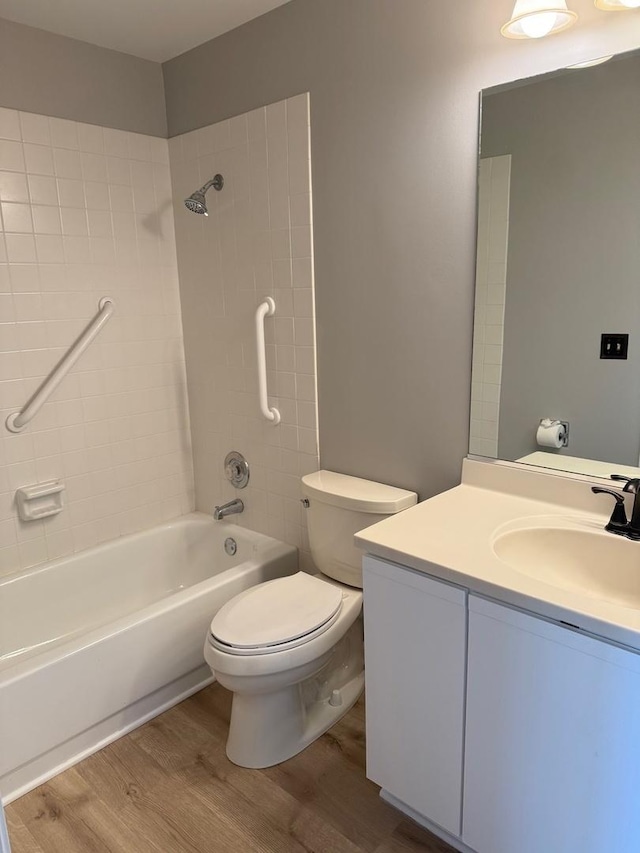 36138 N Springbrook Ln Unit 36138, Gurnee, IL 60031 - bathroom featuring wood finished floors, shower / bathtub combination, and vanity