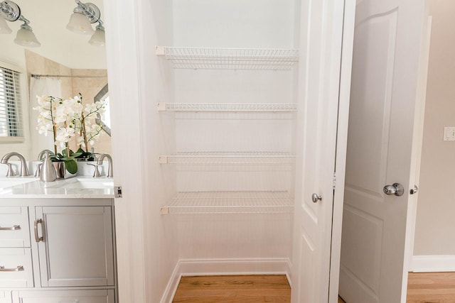 3056 N Paulina St, Chicago, IL 60657 - pantry with a sink