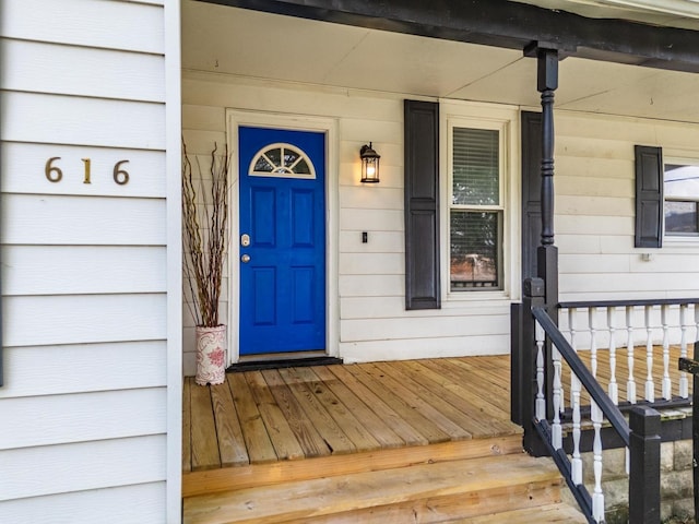 616 N Main St, Pontiac, IL 61764 - view of exterior entry with covered porch