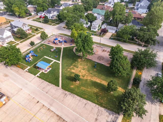 616 N Main St, Pontiac, IL 61764 - aerial view of residential area featuring a park