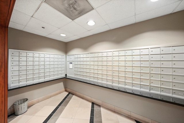 125 S Jefferson St Unit 1702, Chicago, IL 60661 - view of home's community with mail area, a drop ceiling, and recessed lighting