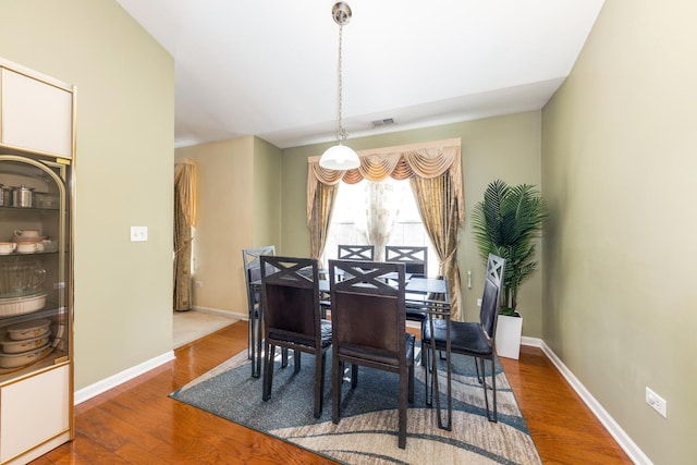 1905 Oxley Cir, Naperville, IL 60563 - dining area with wood finished floors and baseboards