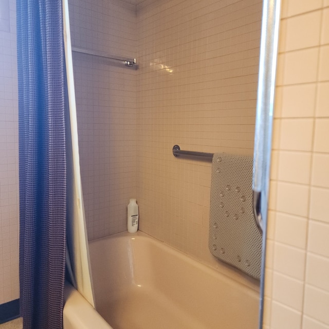 5549 W 83rd Pl, Burbank, IL 60459 - bathroom with shower / bath combo