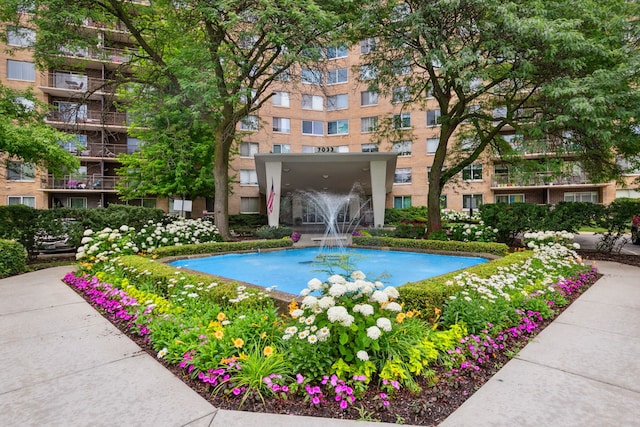 7033 N Kedzie Ave Unit 911, Chicago, IL 60645 - view of property's community