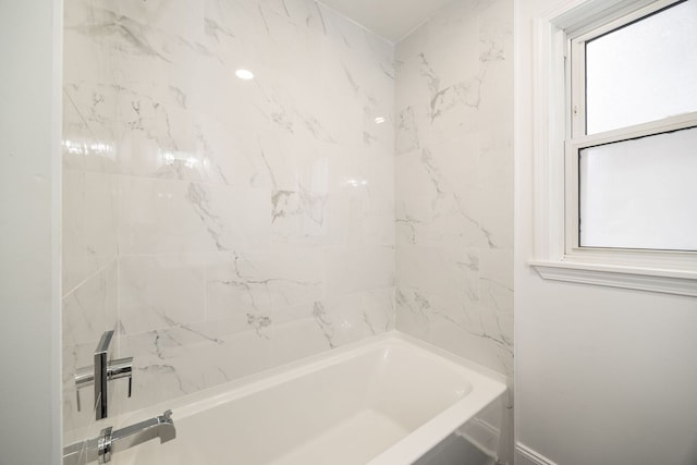 8623 S Prairie Ave, Chicago, IL 60619 - view of full bath