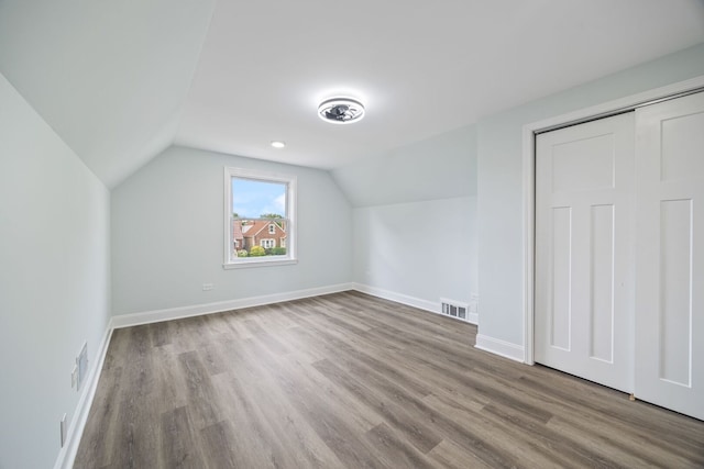 8623 S Prairie Ave, Chicago, IL 60619 - bonus room with wood finished floors and vaulted ceiling
