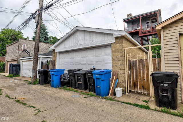2832 N Mozart St, Chicago, IL 60618 - view of detached garage