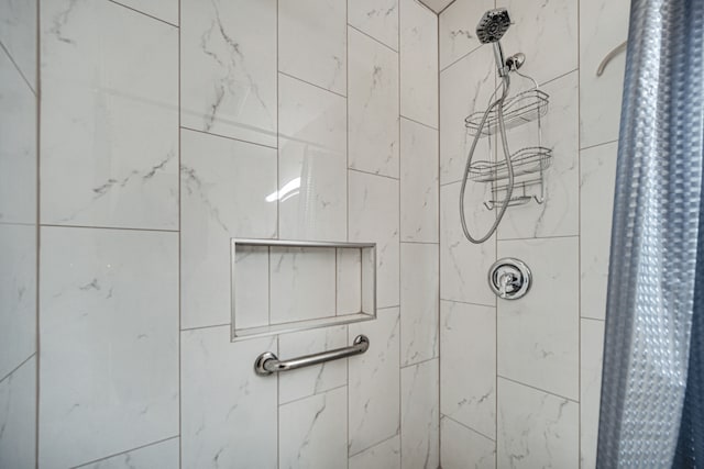 15301 Cherry Ln, Oak Forest, IL 60452 - bathroom with a tile shower
