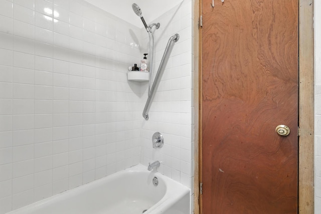 8803 N Grand St, Niles, IL 60714 - bathroom featuring shower / bathtub combination
