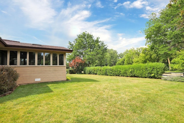 740 Ruskin Dr, Elk Grove Village, IL 60007 - view of green lawn
