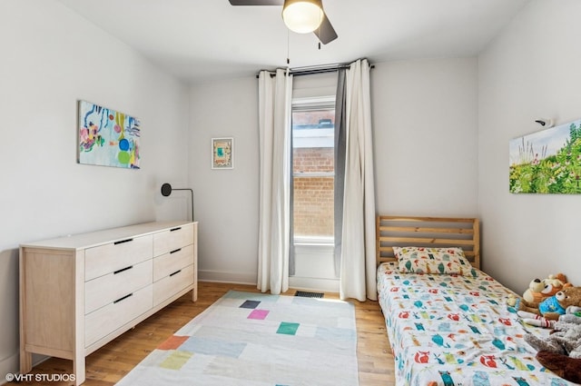 1510 W Cullerton St, Chicago, IL 60608 - bedroom with light wood-style flooring and a ceiling fan