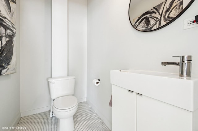 1510 W Cullerton St, Chicago, IL 60608 - half bathroom featuring toilet and vanity