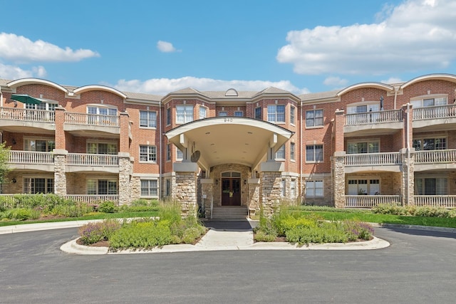 940 Augusta Way Unit 315, Highland Park, IL 60035 - view of building exterior