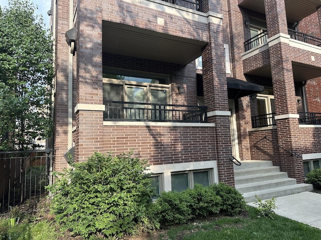 4133 N Kenmore Ave Unit 1N, Chicago, IL 60613 - doorway to property with brick siding