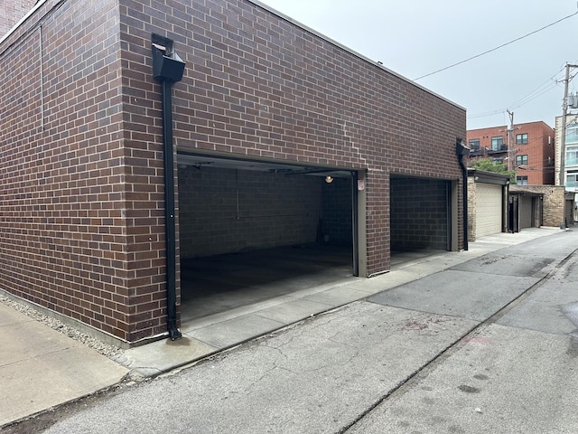 4133 N Kenmore Ave Unit 1N, Chicago, IL 60613 - view of garage