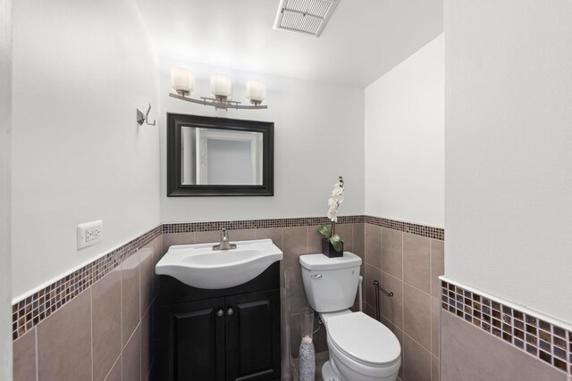 698 Circle Dr, Roselle, IL 60172 - photo 13