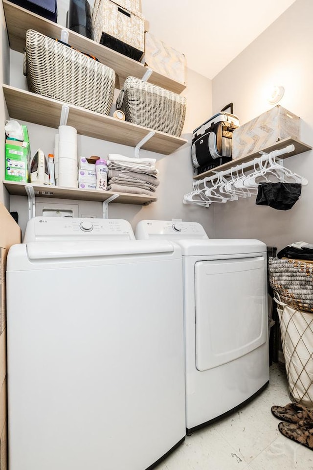 1820 N Spaulding Ave Unit 102, Chicago, IL 60647 - laundry area featuring washing machine and clothes dryer