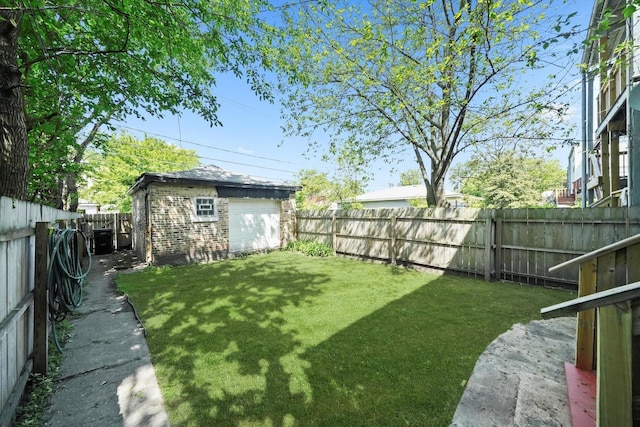 7144 S Champlain Ave, Chicago, IL 60619 - fenced backyard featuring an outdoor structure