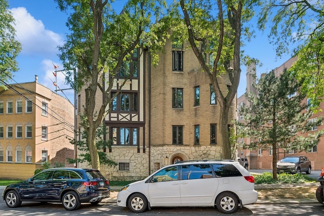 2109 W Jarvis Ave Unit 1, Chicago, IL 60645 - photo 1