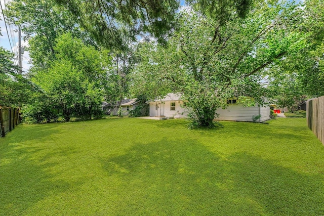 1807 Broadmoor Dr, Champaign, IL 61821 - view of fenced backyard