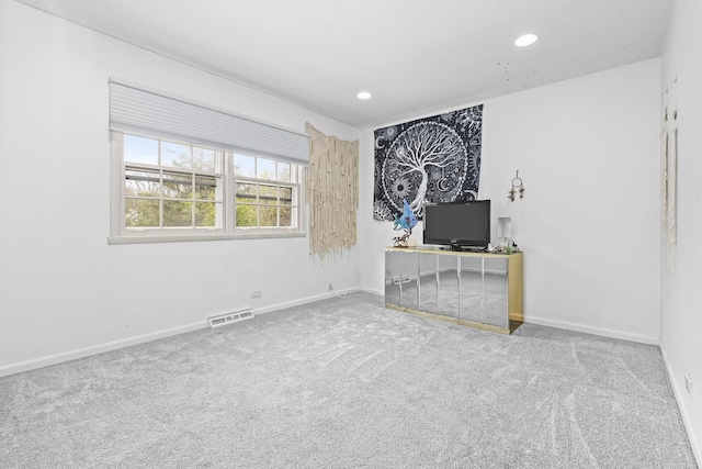 49 Red Oak Ln, Highland Park, IL 60035 - unfurnished office with carpet flooring and recessed lighting