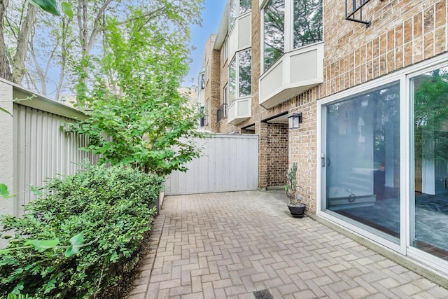 108 Bishop Quarter Ln, Oak Park, IL 60302 - view of patio / terrace