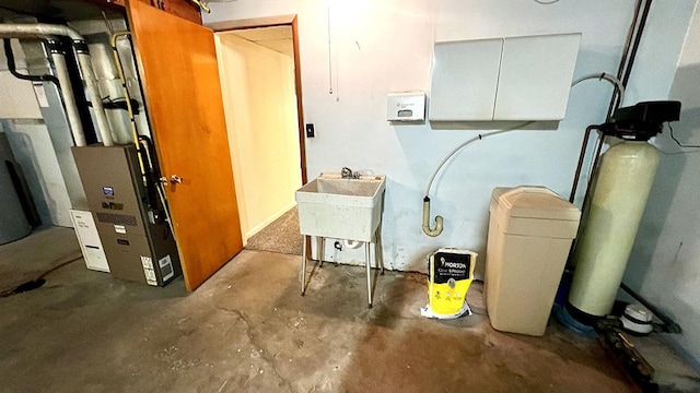 16179 Greenland Dr, Morrison, IL 61270 - utility room featuring a sink
