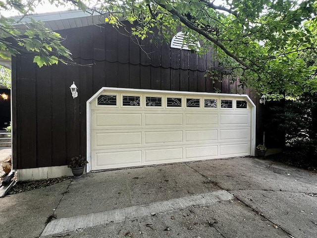 16179 Greenland Dr, Morrison, IL 61270 - view of garage