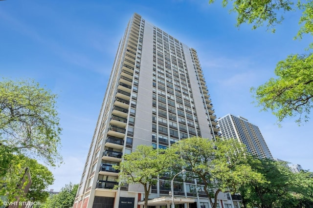 1455 N Sandburg Ter Unit 204, Chicago, IL 60610 - photo 1