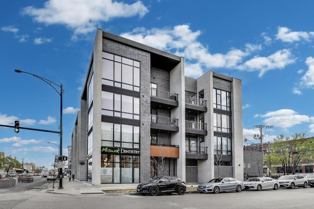 2405 W Iowa St Unit 405, Chicago, IL 60622 - view of apartment building / complex