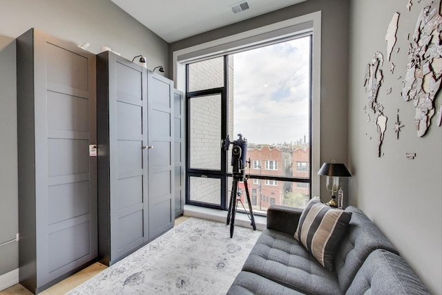 2405 W Iowa St Unit 405, Chicago, IL 60622 - view of living area