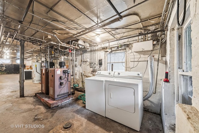 925 W 31st St, Chicago, IL 60608 - unfinished basement featuring separate washer and dryer, a heating unit, and water heater