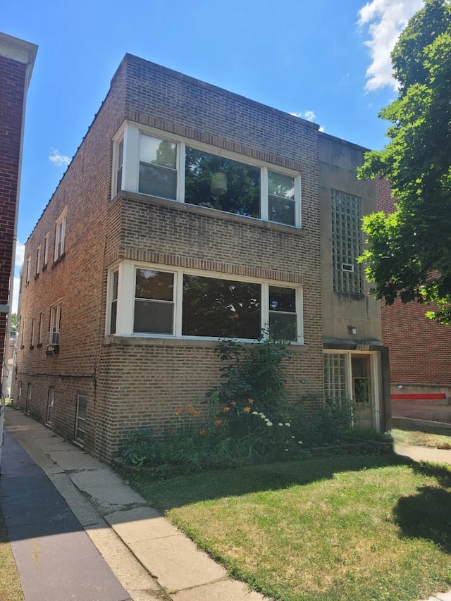 2521 W Farragut Ave, Chicago, IL 60625 - photo 1