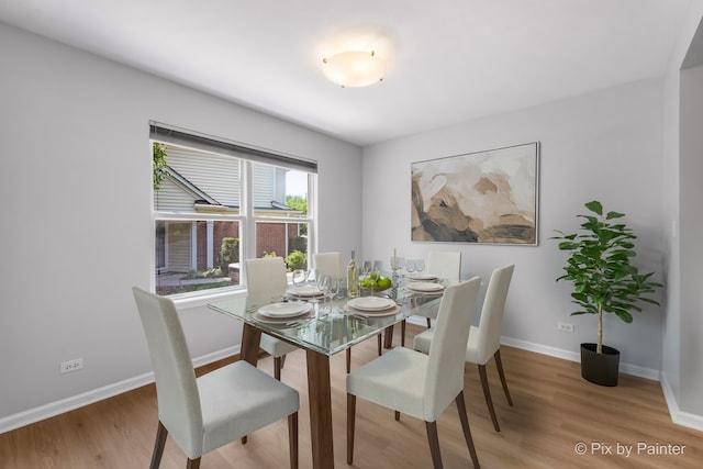 1521 E Baronet Ln, Palatine, IL 60074 - dining room featuring wood finished floors and baseboards
