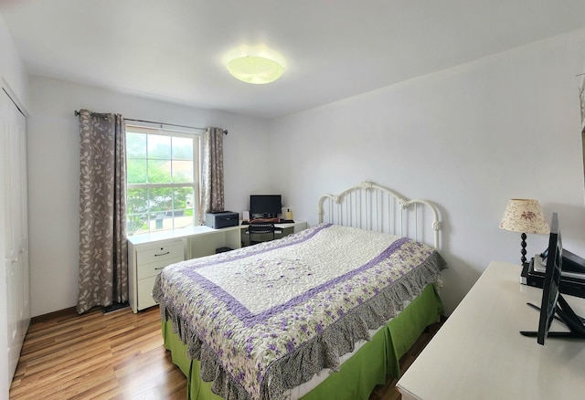 72 Wilton Ln, Mundelein, IL 60060 - bedroom featuring light wood finished floors
