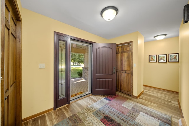 541 Donald St, Hinckley, IL 60520 - foyer entrance with light wood finished floors