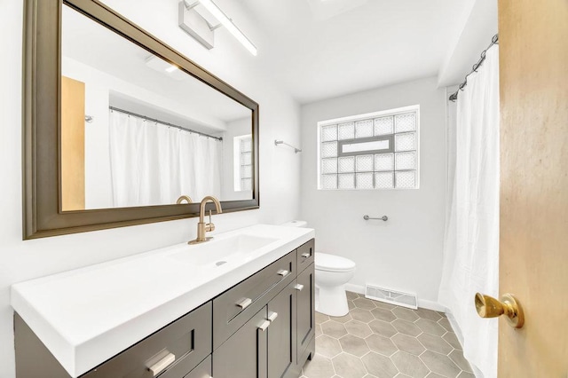 10817 S Kenneth Ave, Oak Lawn, IL 60453 - full bath with vanity, tile patterned flooring, and a shower with shower curtain