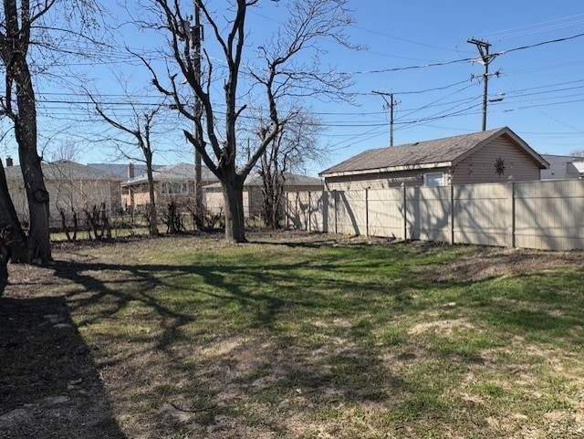 9520 S Sacramento Ave, Evergreen Park, IL 60805 - view of yard