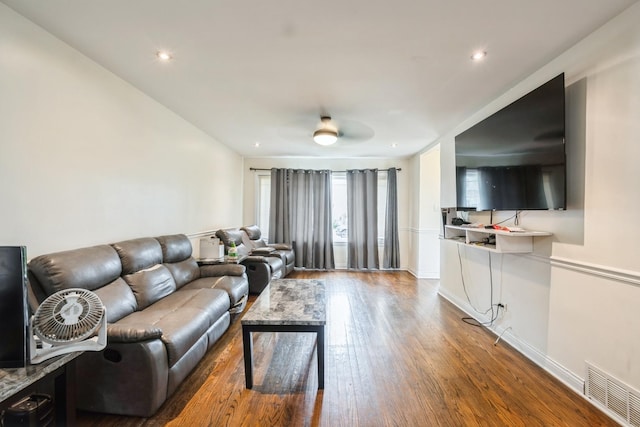 9039 S Phillips Ave, Chicago, IL 60617 - photo 4