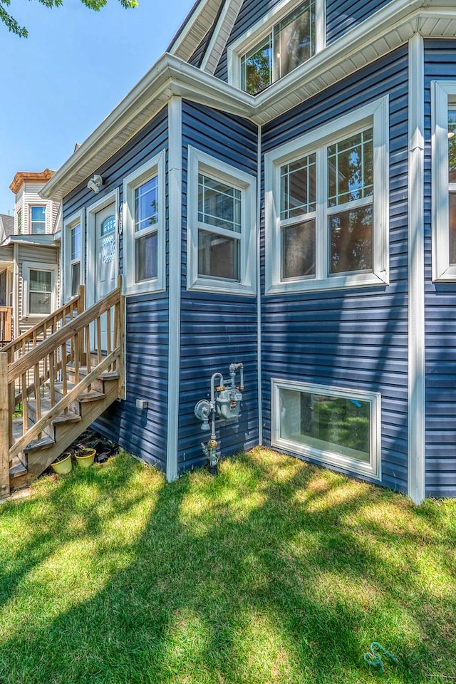 4826 W Potomac Ave, Chicago, IL 60651 - view of side of home with a yard
