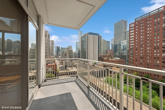 330 W Grand Ave Unit 1101, Chicago, IL 60654 - balcony featuring a skyline view
