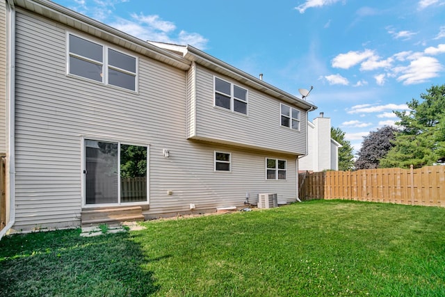 643 N Bridgeport Ter, Lindenhurst, IL 60046 - back of house featuring a fenced backyard and entry steps