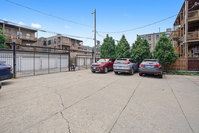 2753 N Spaulding Ave Unit Gs, Chicago, IL 60647 - view of uncovered parking lot