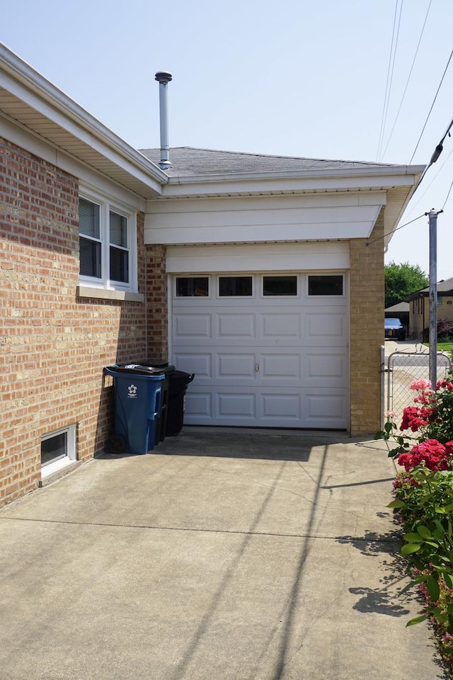 7632 W Norridge St, Harwood Heights, IL 60706 - garage with driveway