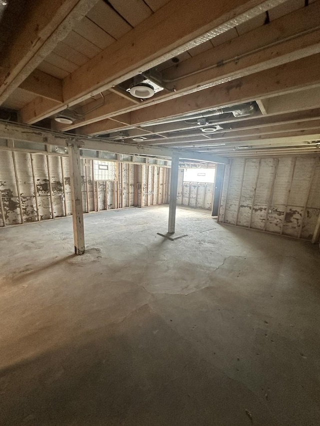 8014 S Bishop St, Chicago, IL 60620 - view of below grade area