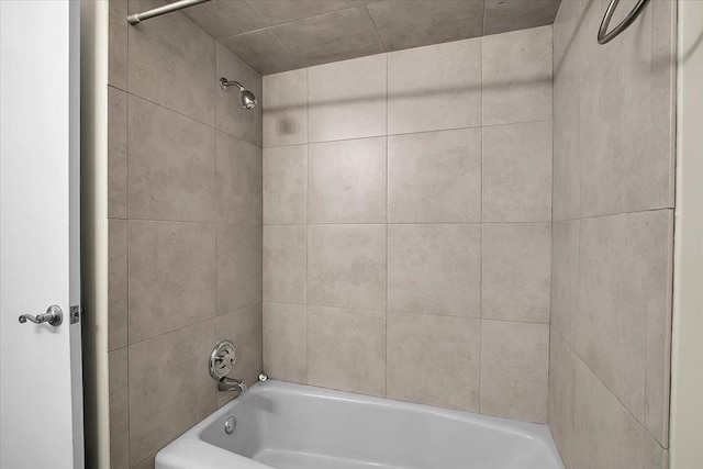 1921 Wisteria Ct Unit 3, Naperville, IL 60565 - bathroom with shower / washtub combination